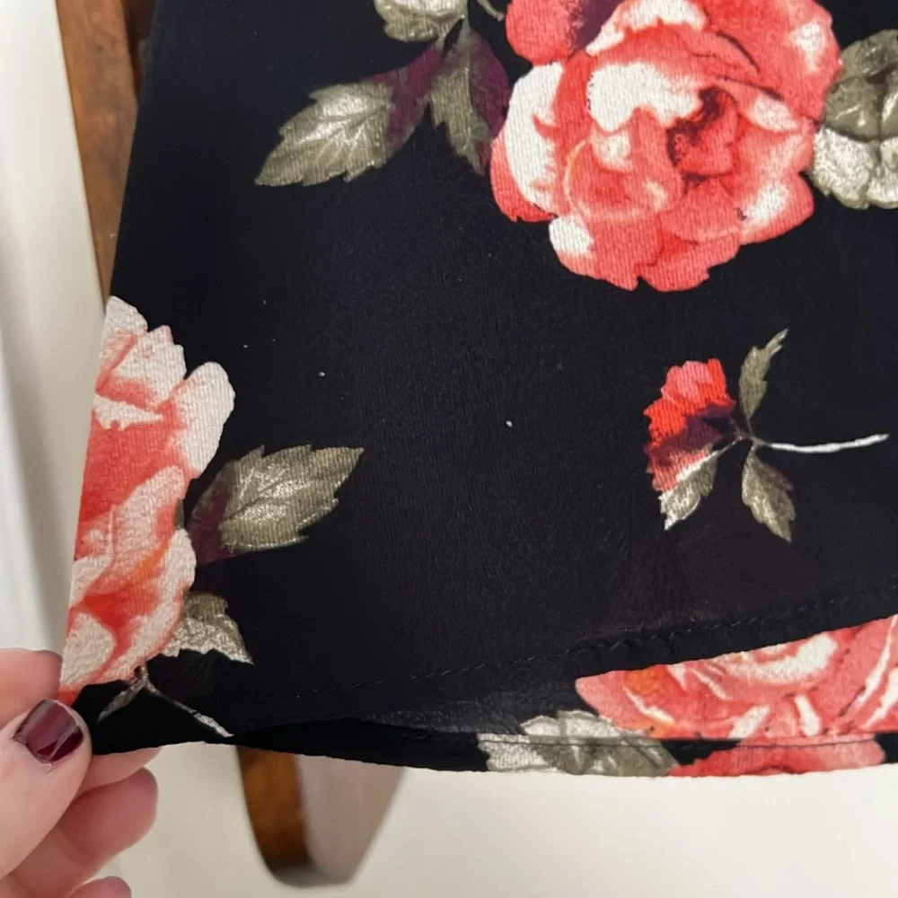 REWIND Black/Coral/Peach/Cream Floral Flutter Sleeve Crop Top, Size XL, GUC. - Picture 6 of 9